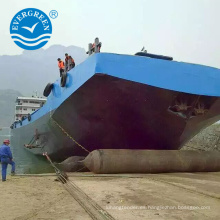 Embarcación marina de salvamento que lanza la bolsa de aire de goma de elevación